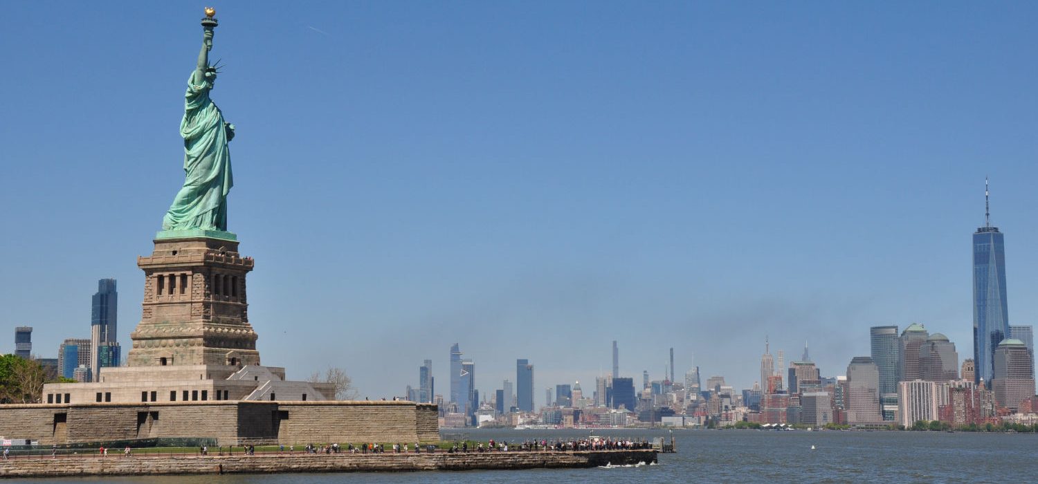 Blick auf die Hafeneinfahrt von New York